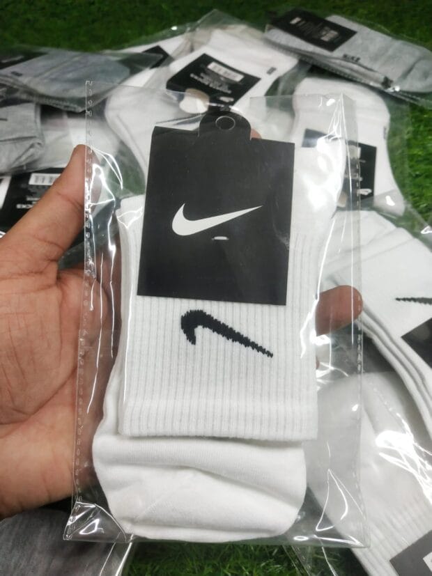 Nike men socks white